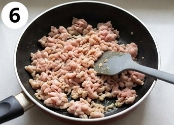 Indian Spiced Chicken Keema Toast, step 6