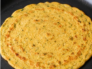 Moong Dal Chilla Pizza (Lentil Pancake Pizza), step 4